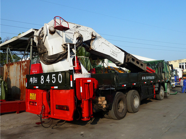 70t隨車吊 70t隨車吊